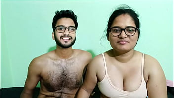 Desi teen gets called over for some fun by her college boyfriend in their flat